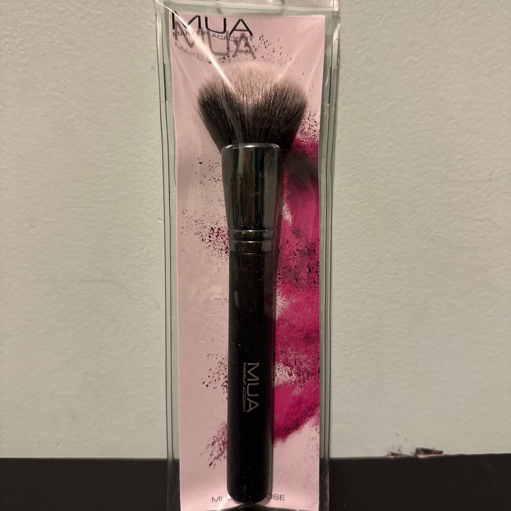 MUA Makeup Academy Multi-Purpose Brush - Versatile Brush for Face & Eye Makeup